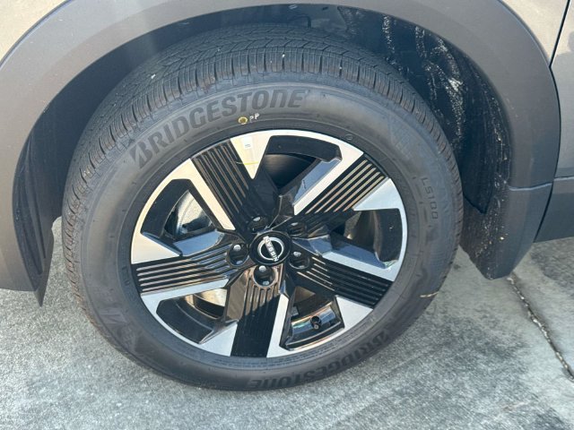 New 2027 Nissan Kicks SV AWD/4WD image 4