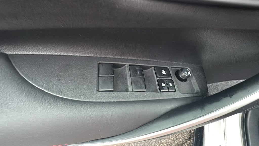 Used 2025 Toyota Corolla SE FWD image 13