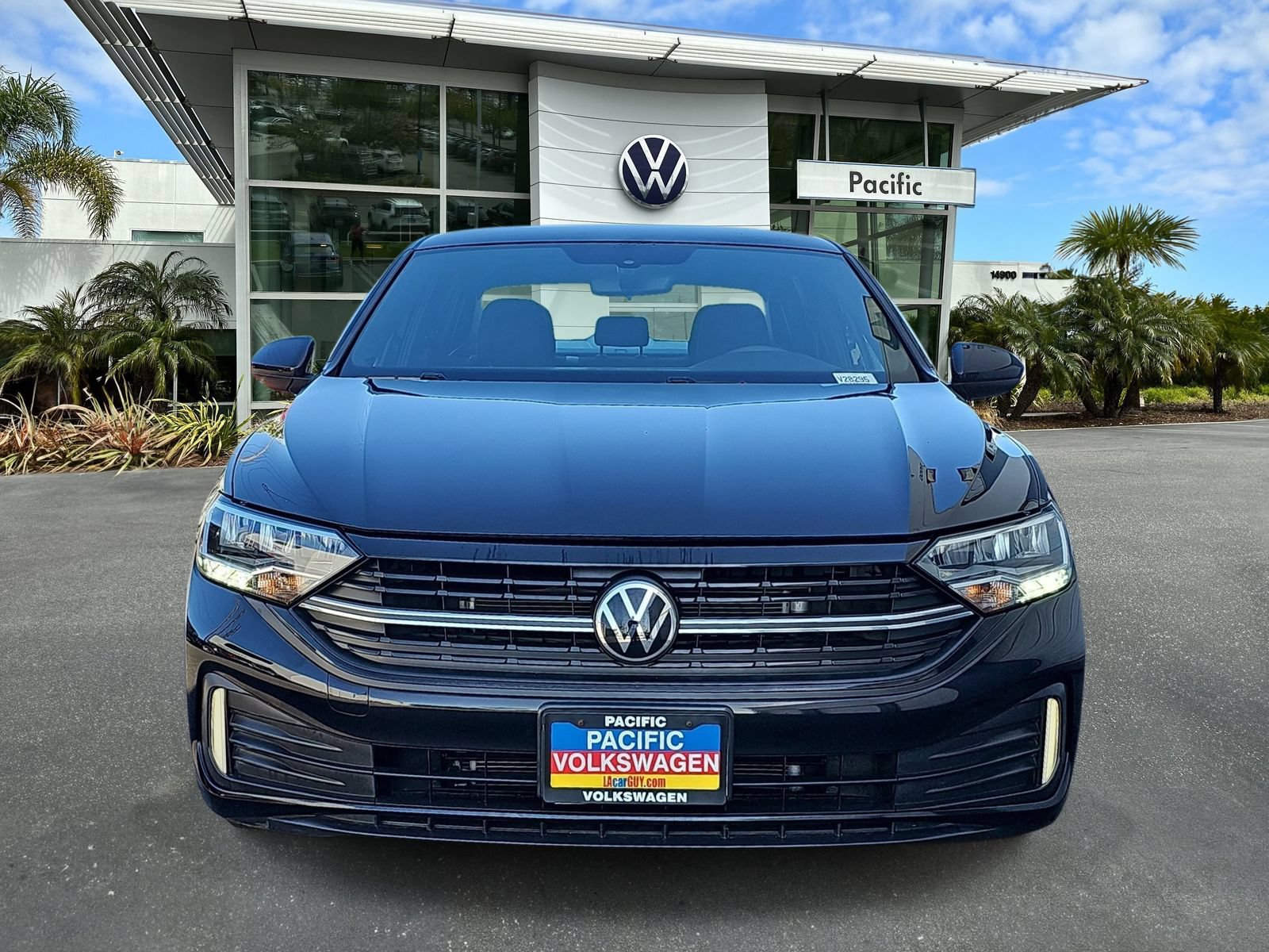 Used 2023 Volkswagen Jetta Sport FWD image 2