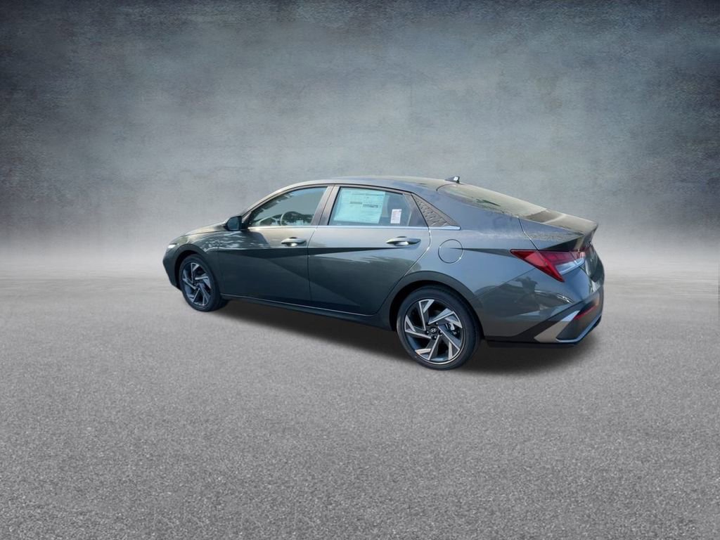 New 2025 Hyundai Elantra Limited image 15