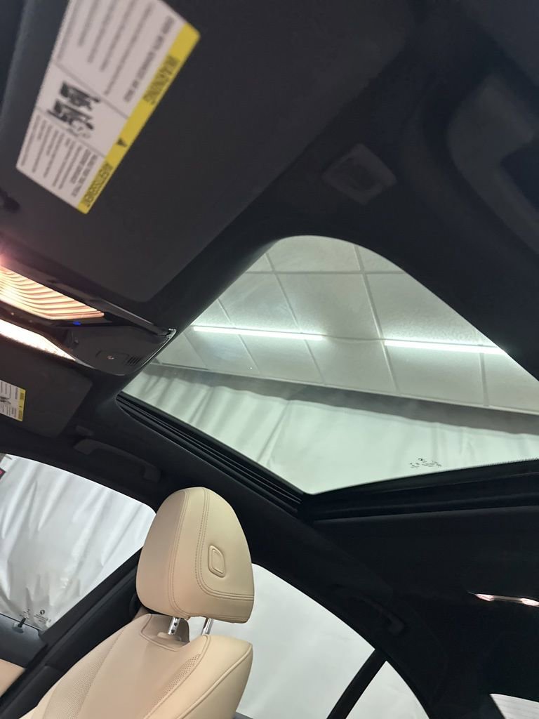 Used 2022 BMW 330i Sedan w/ Premium Package image 21