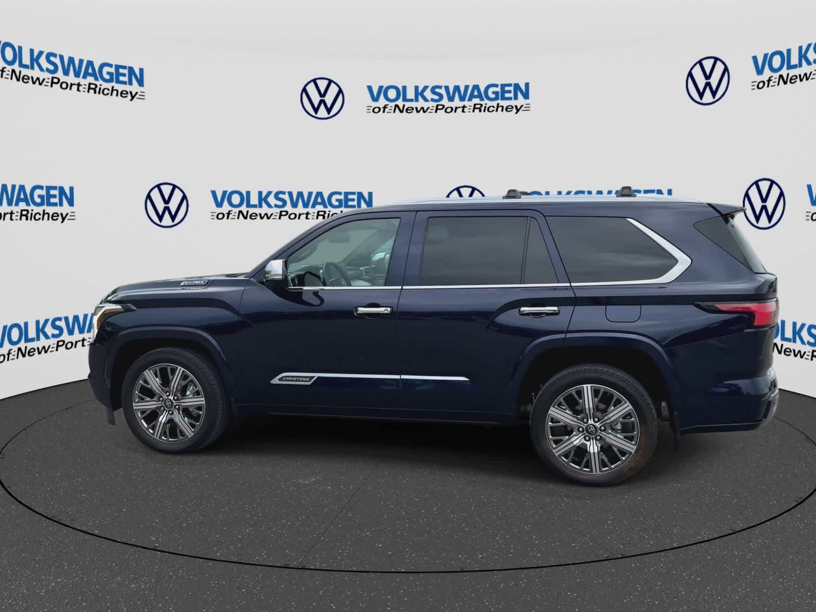 Used 2025 Toyota Sequoia Capstone AWD/4WD image 5
