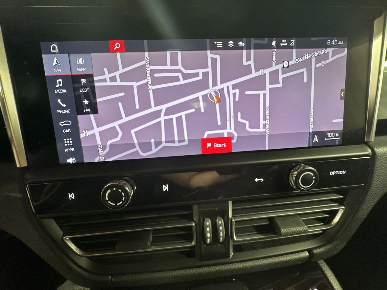 Used 2024 Porsche Macan image 26