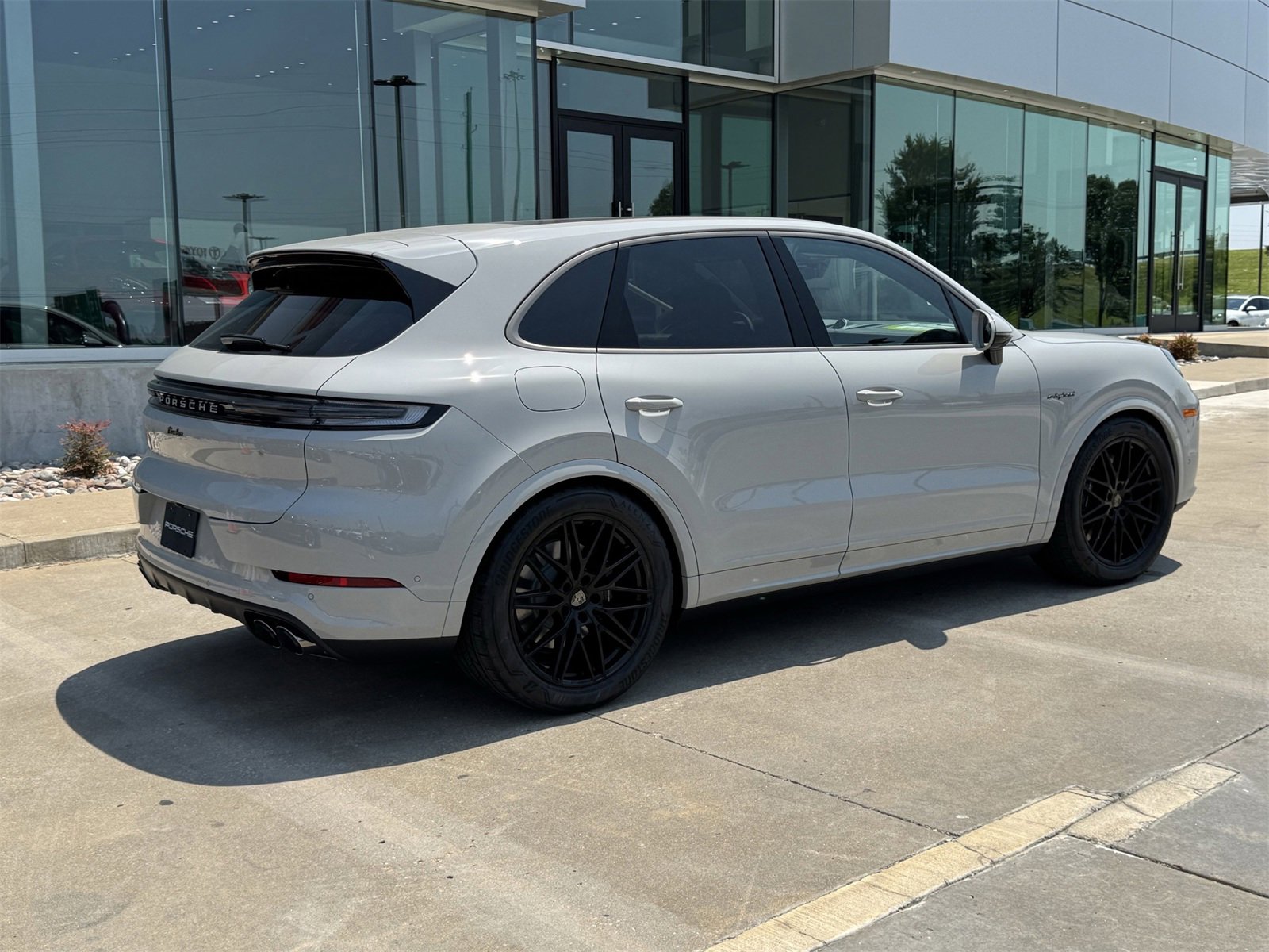 New 2025 Porsche Cayenne Turbo image 7