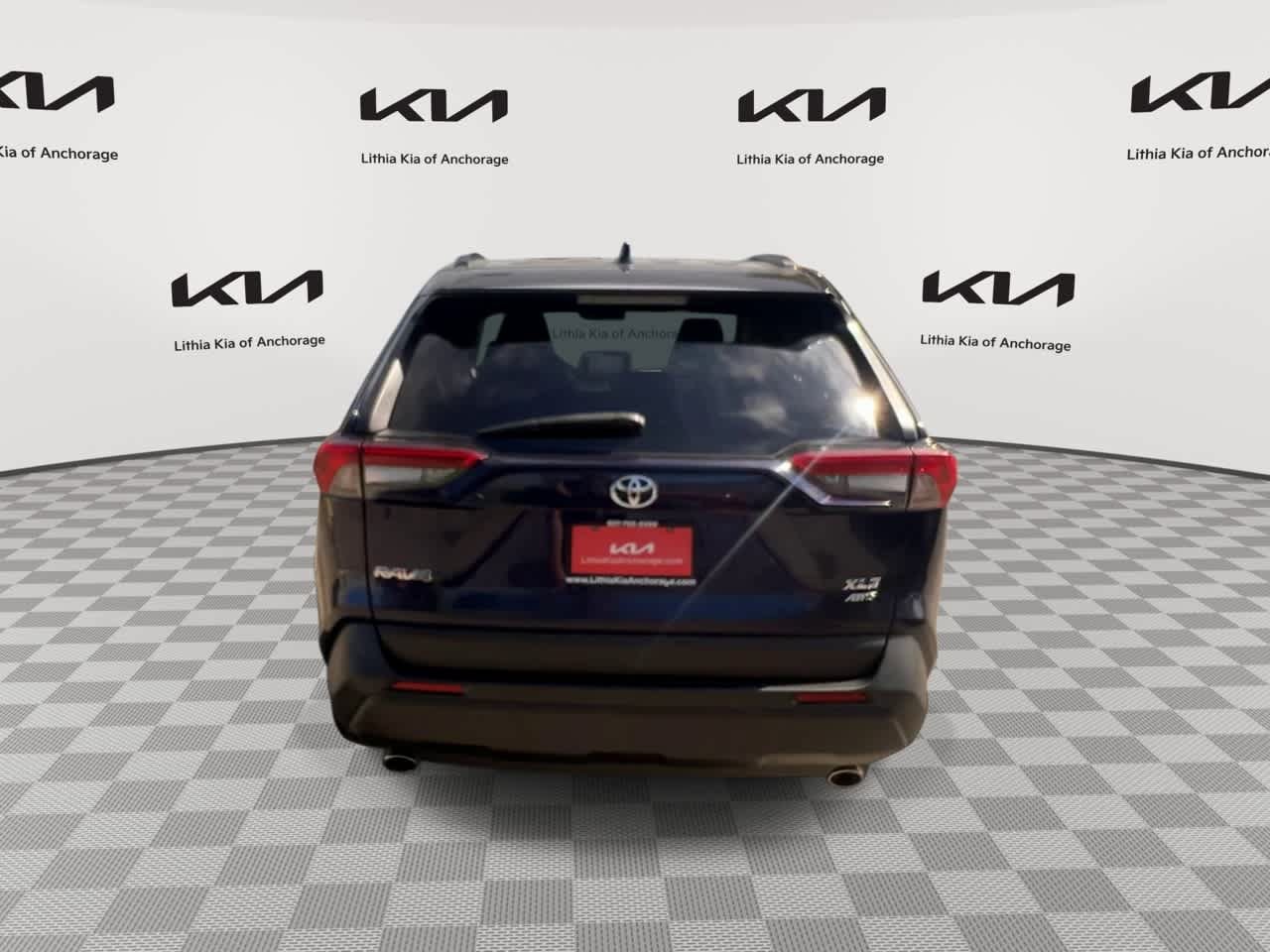 Used 2023 Toyota RAV4 XLE Premium AWD/4WD image 7