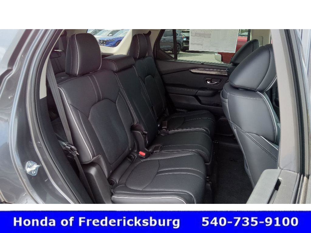 Certified 2025 Honda Pilot Elite image 30