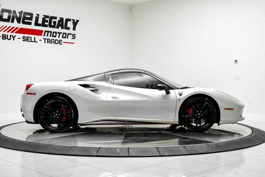 Used 2018 Ferrari 488 Spider RWD image 5