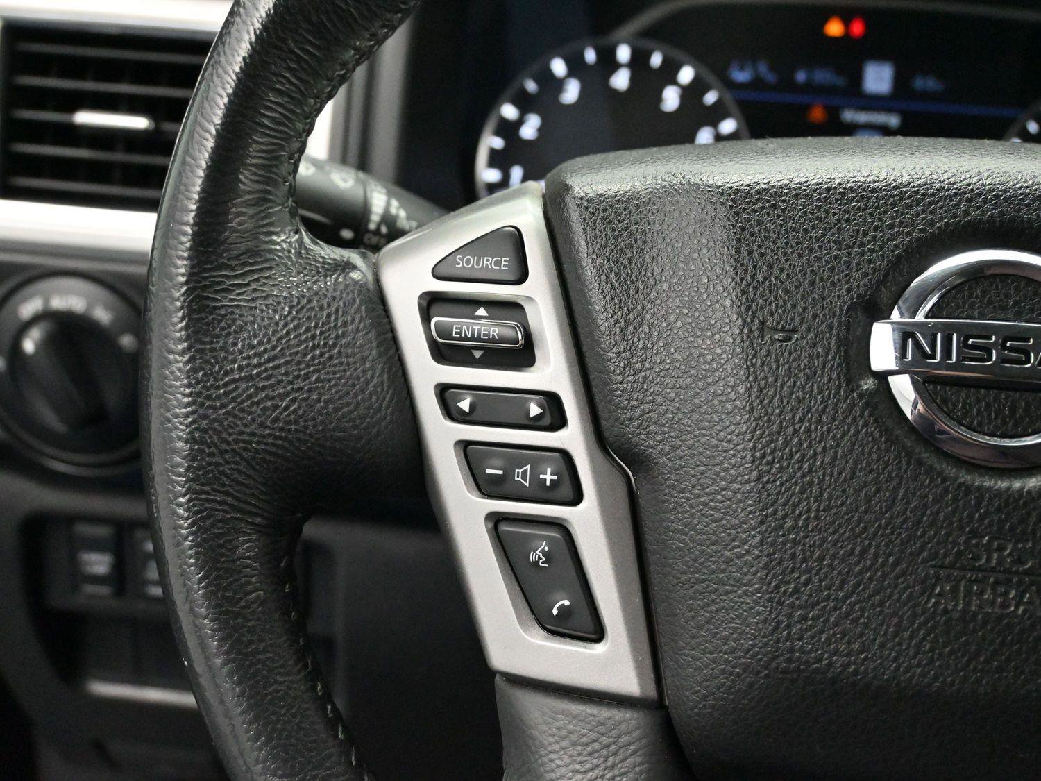 Used 2020 Nissan Titan SV w/ SV Convenience Package image 16