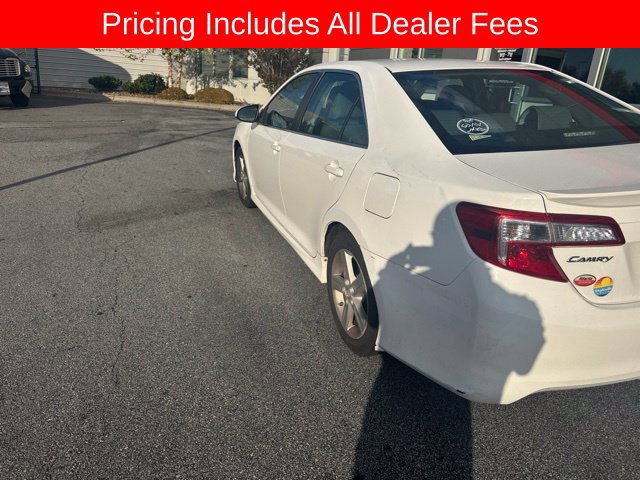 Used 2014 Toyota Camry SE FWD image 2
