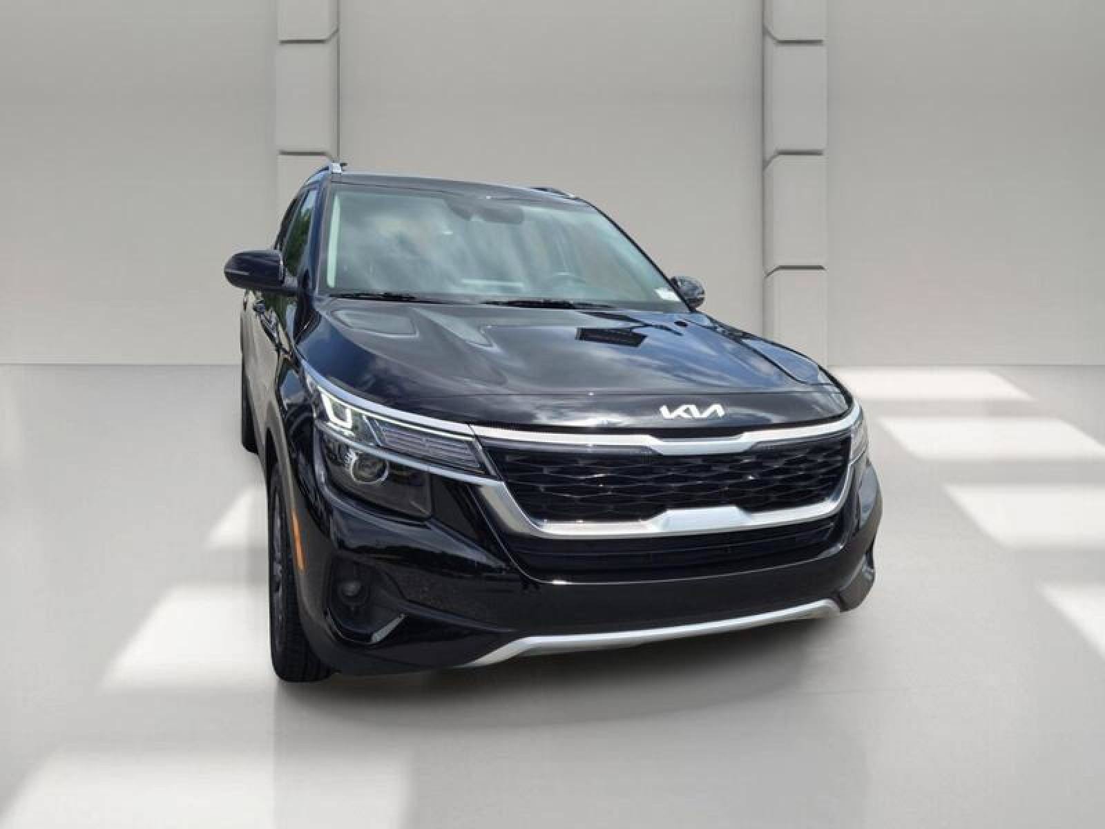 Used 2023 Kia Seltos S FWD image 3