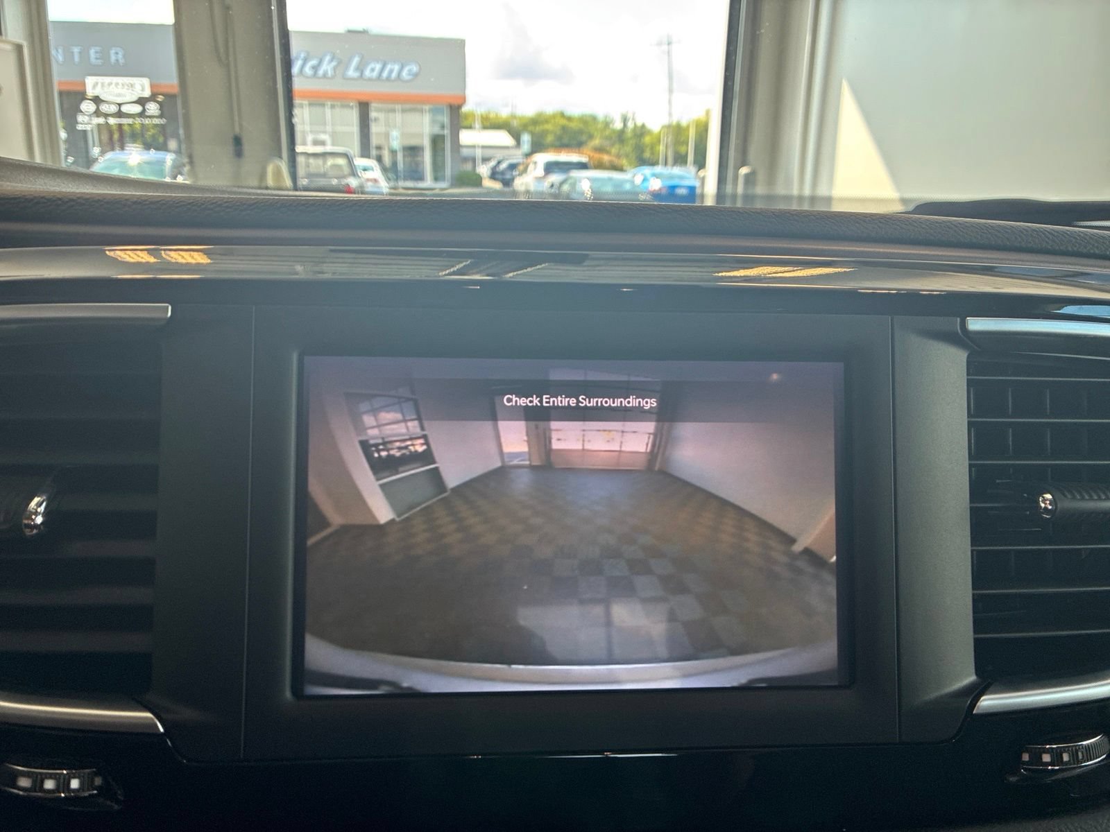 Used 2023 Chrysler Voyager LX FWD image 27