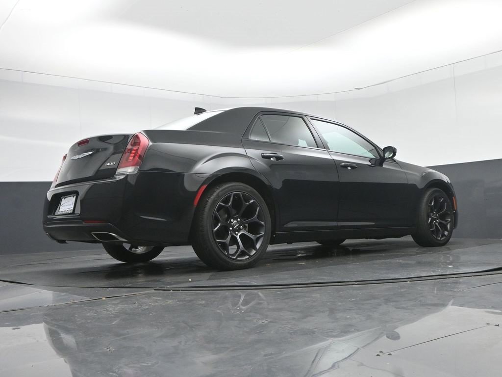 Used 2019 Chrysler 300 Touring w/ Sport Appearance Package image 52