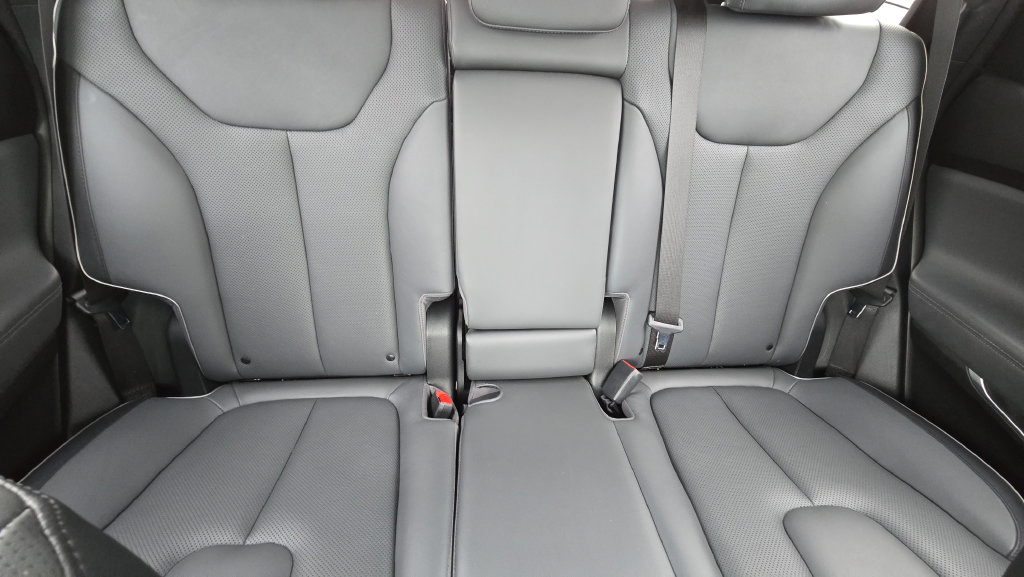 Used 2023 Hyundai Santa Fe Limited FWD image 10
