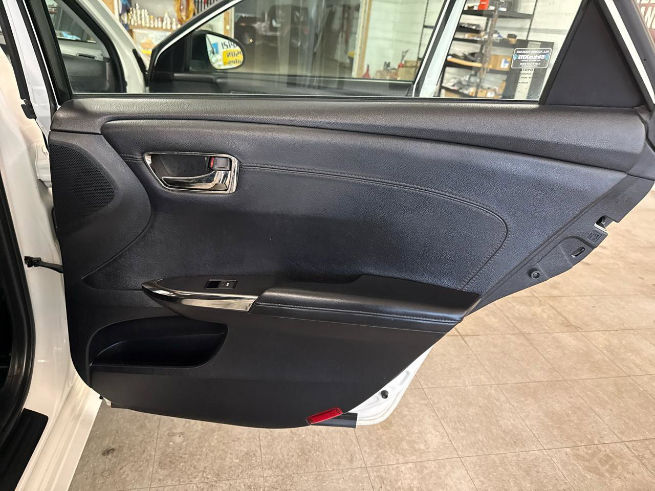 Used 2015 Toyota Avalon XLE FWD image 49