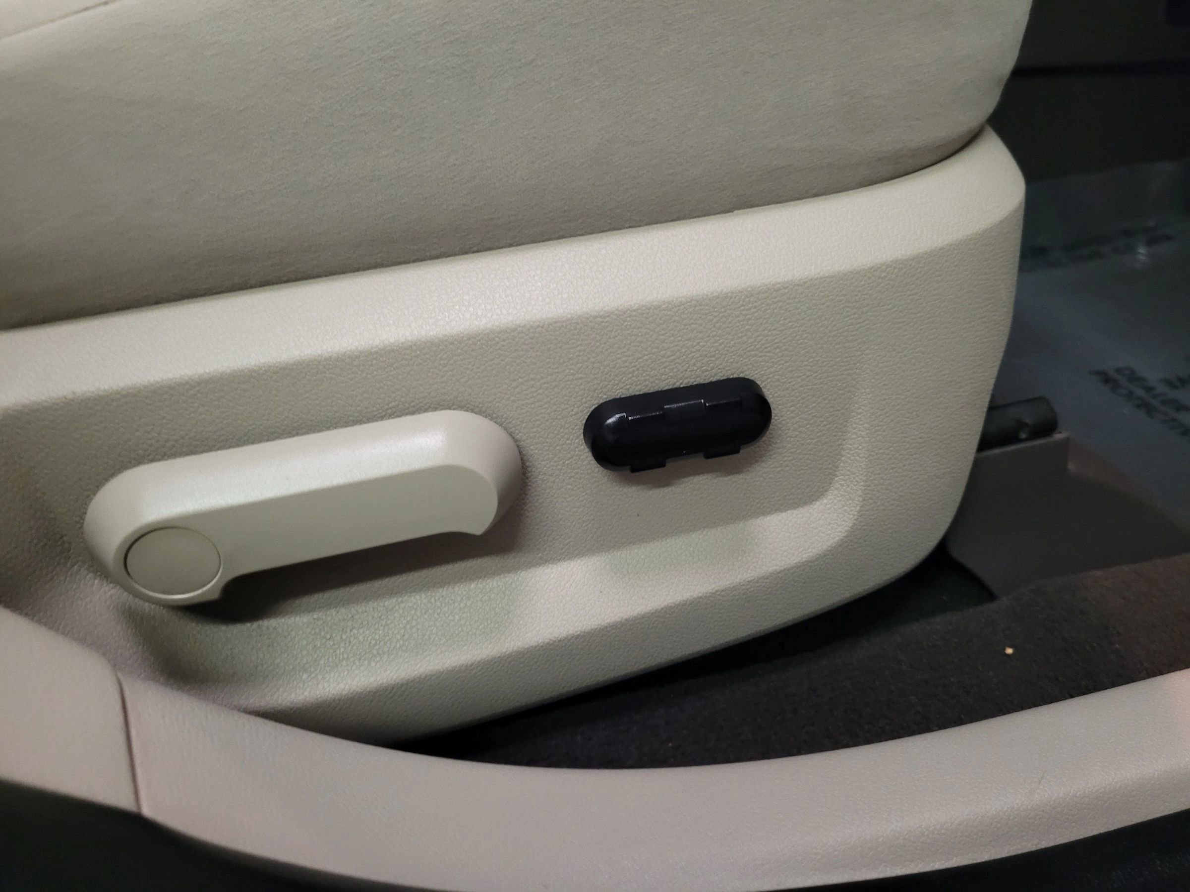 Used 2008 Ford Taurus SEL image 24