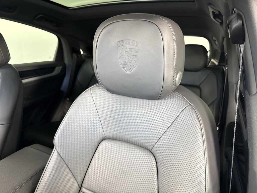New 2026 Porsche Cayenne Coupe AWD/4WD image 40