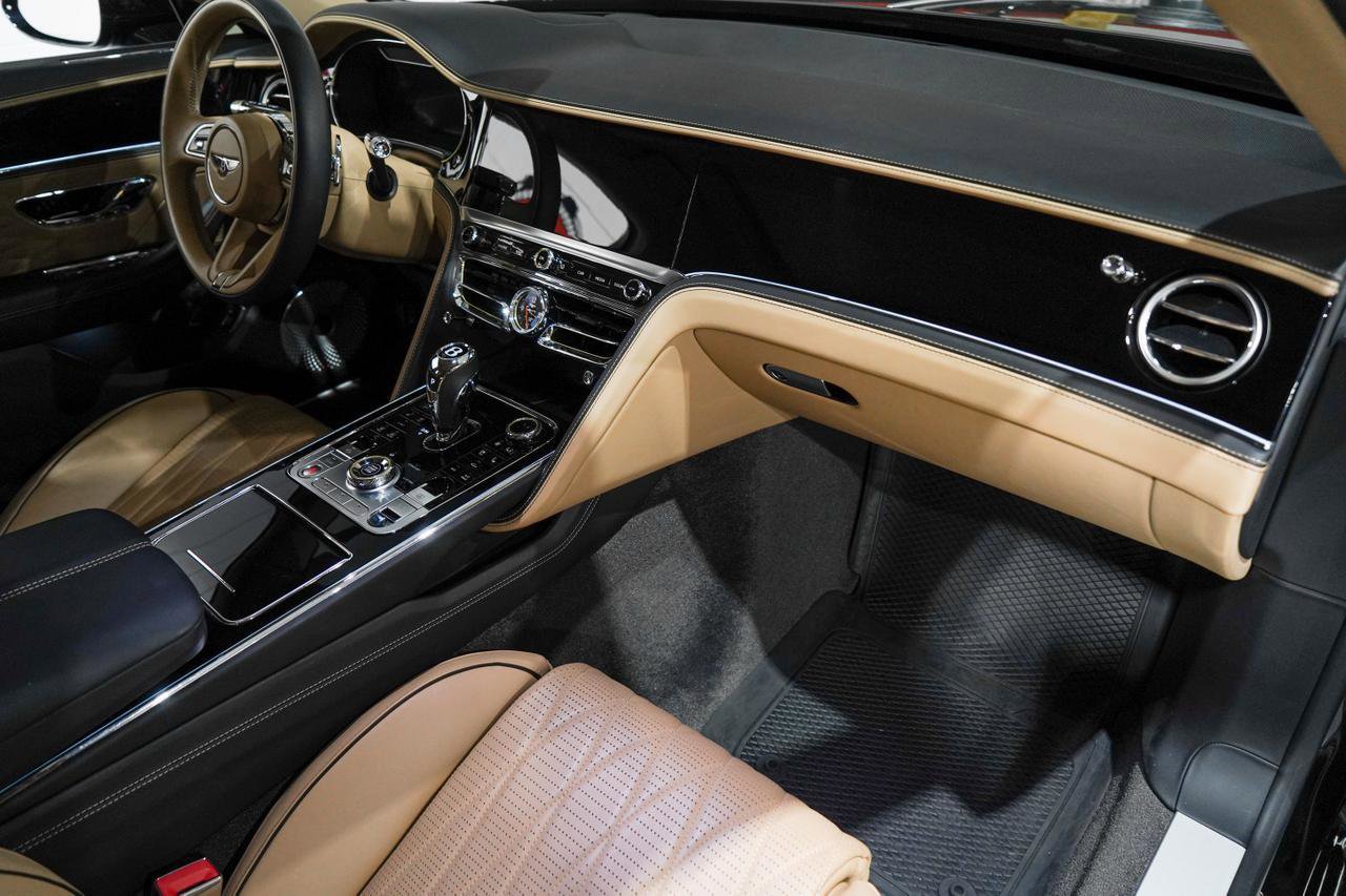 Used 2022 Bentley Flying Spur V8 image 14