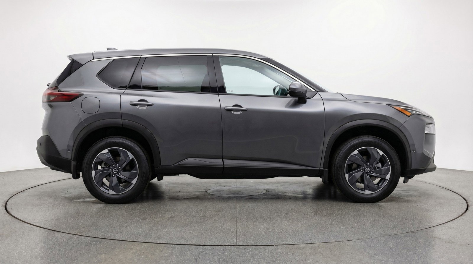 Used 2025 Nissan Rogue SV image 11