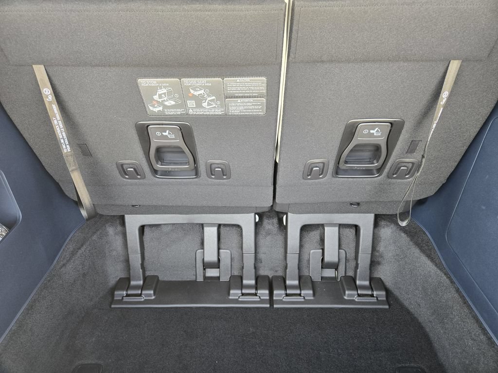 New 2026 Kia Carnival SX w/ SX Dark Edition Package FWD image 23