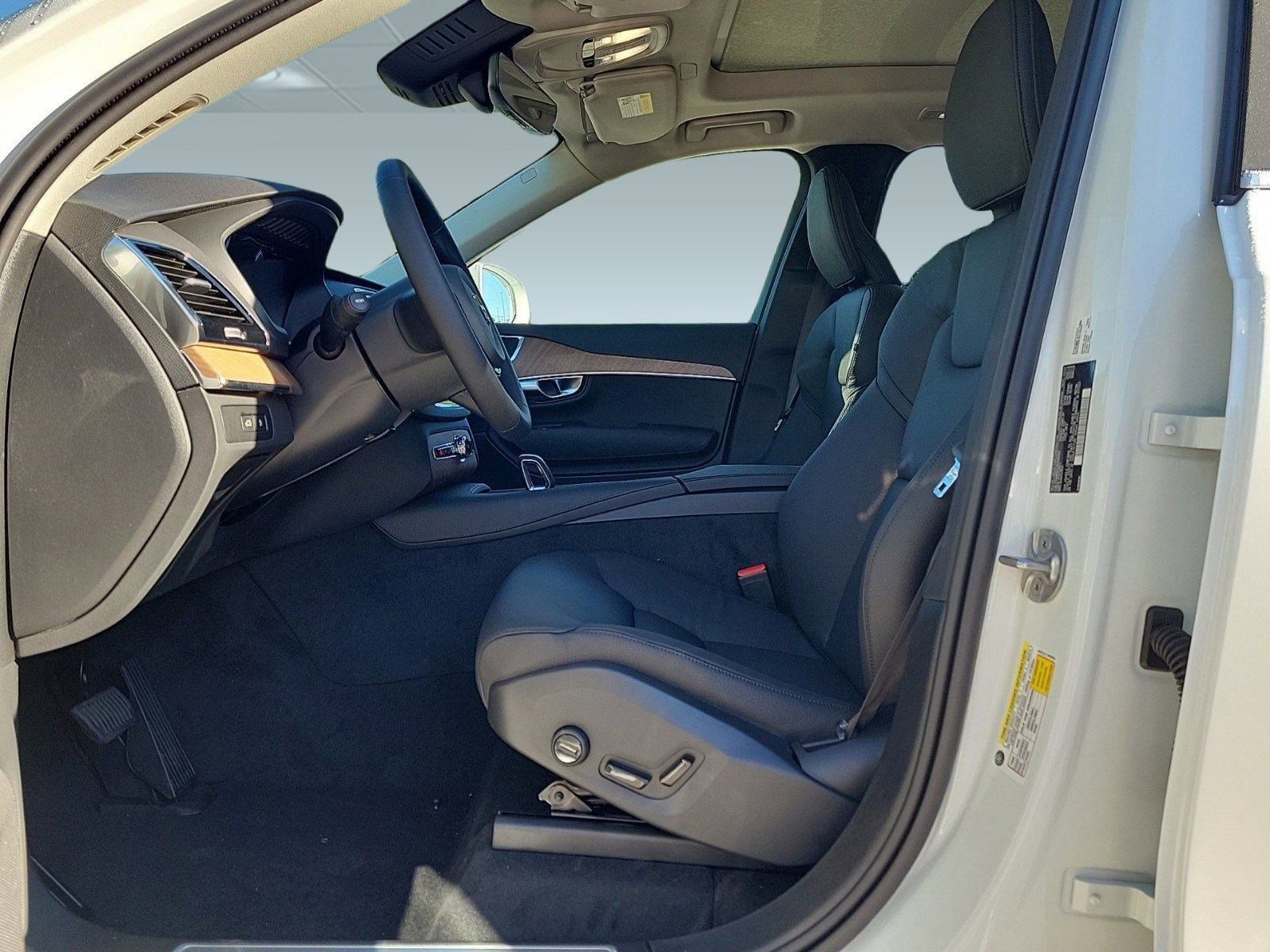 New 2024 Volvo XC90 T8 Plus w/ Protection Package Premier image 4