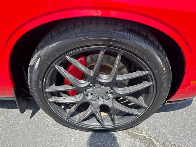 Used 2015 Dodge Challenger R/T Plus RWD image 13