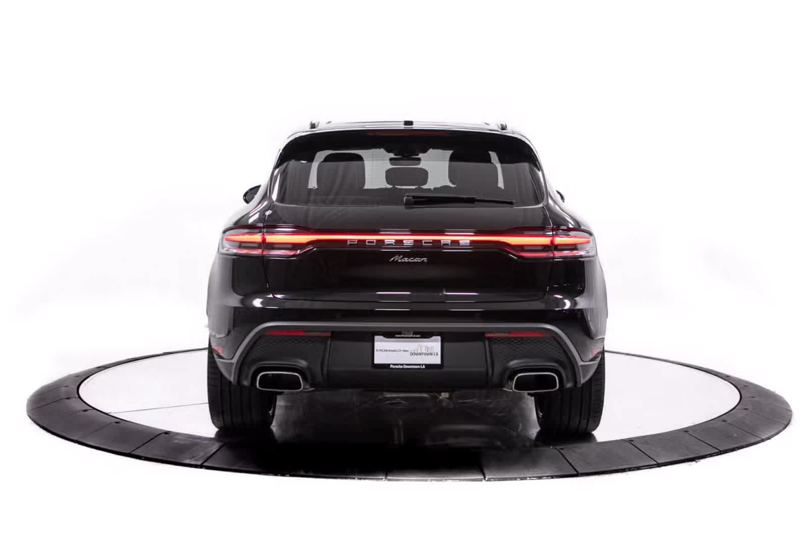Certified 2026 Porsche Macan AWD/4WD image 6