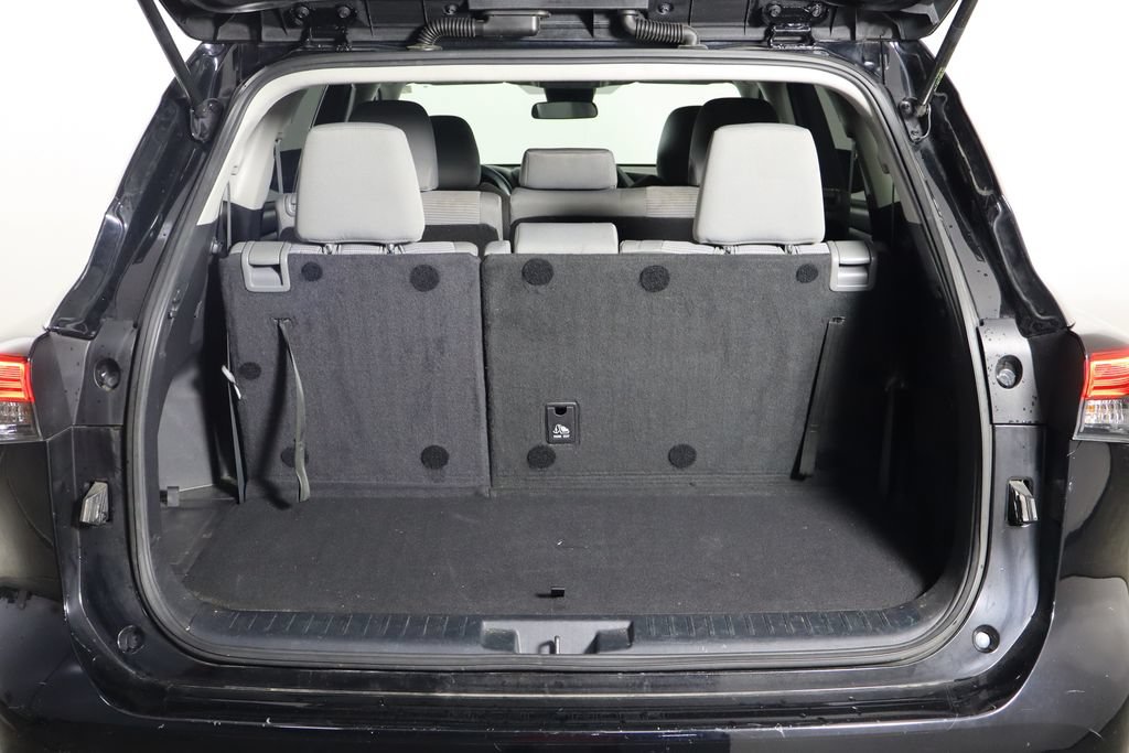 Used 2022 Toyota Highlander L AWD/4WD image 18