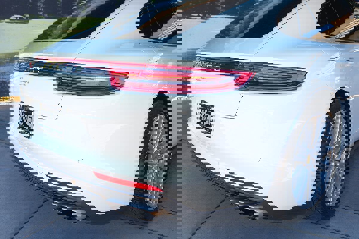 Used 2017 Porsche Panamera image 41