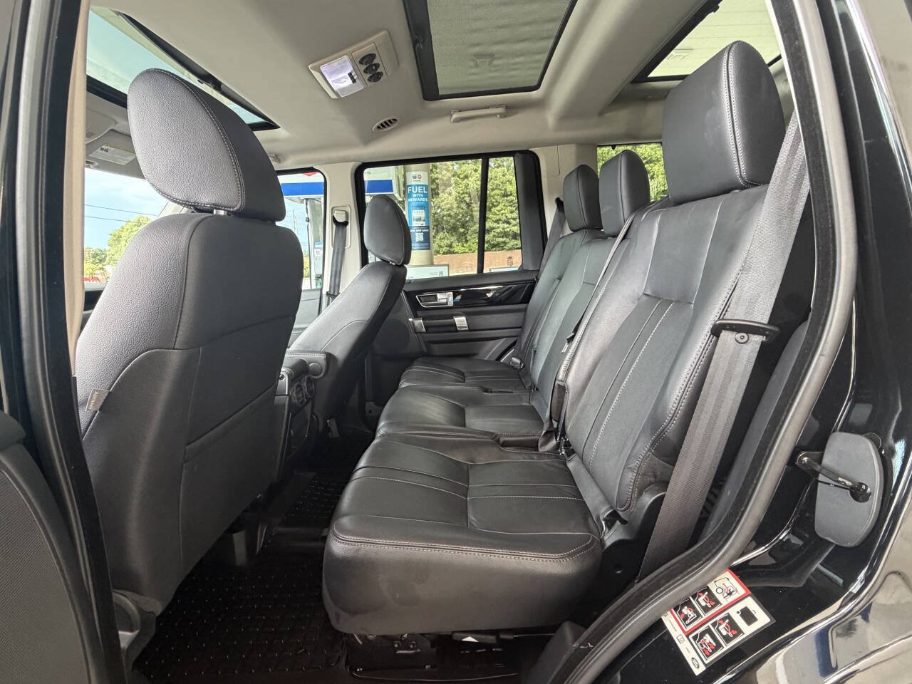 Used 2015 Land Rover LR4 HSE AWD/4WD image 8