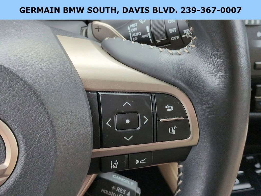 Used 2022 Lexus RX 350L Premium w/ Premium Package image 28