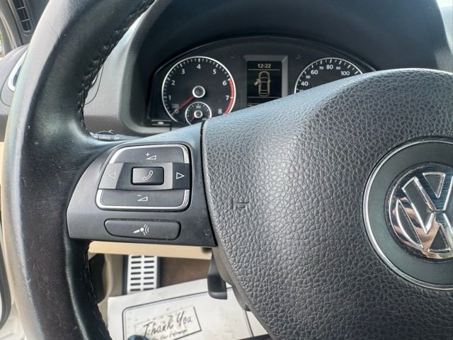 Used 2010 Volkswagen Eos Lux FWD image 16