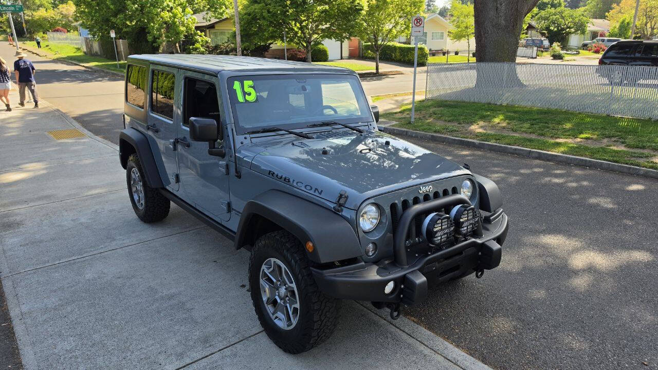 Used 2015 Jeep Wrangler Unlimited Rubicon w/ Connectivity Group AWD/4WD image 3