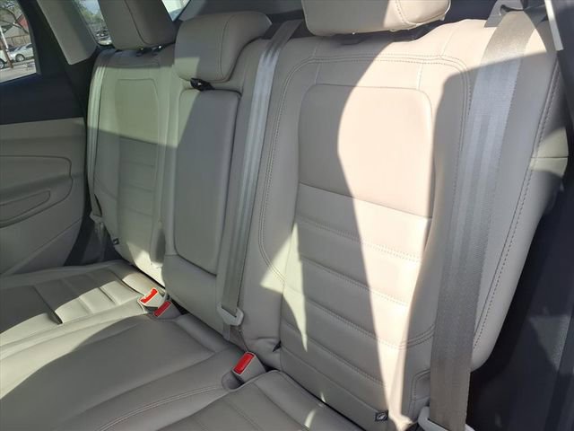 Used 2017 Ford Escape Titanium image 9