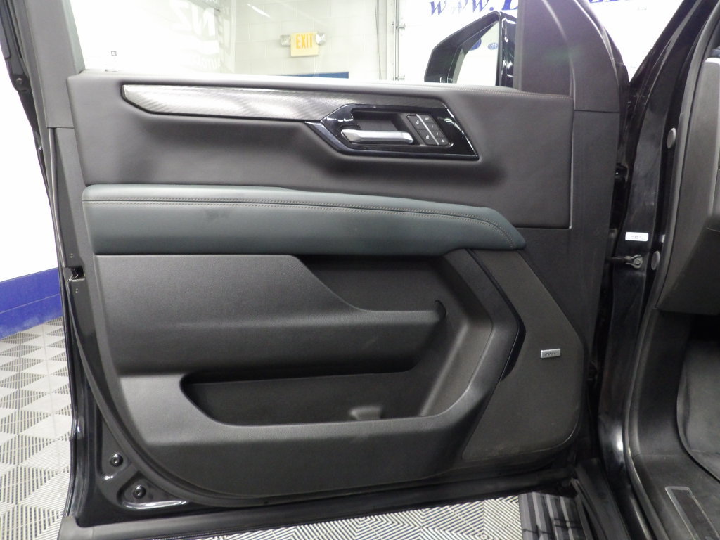 Used 2025 GMC Yukon XL AT4 AWD/4WD image 54