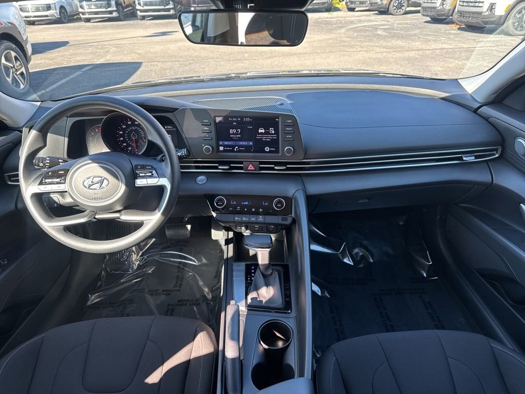Used 2023 Hyundai Elantra SEL image 19