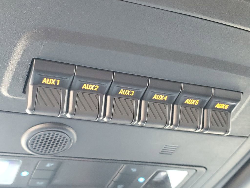 New 2025 Ford Bronco Big Bend w/ Black Diamond Package AWD/4WD image 25