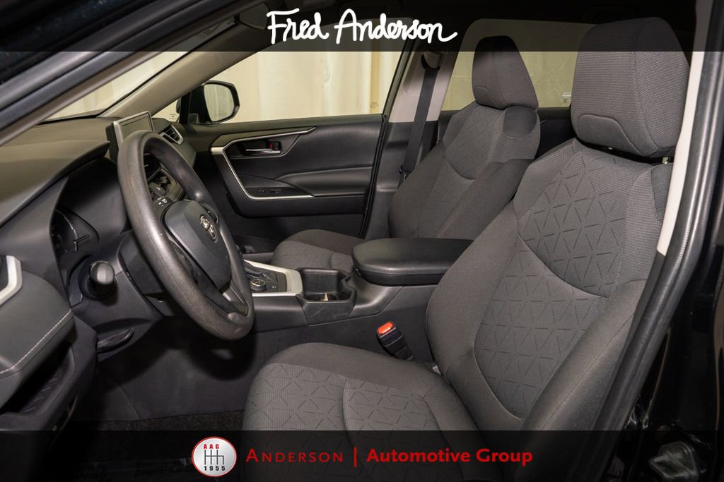 Used 2024 Toyota RAV4 XLE AWD/4WD image 10