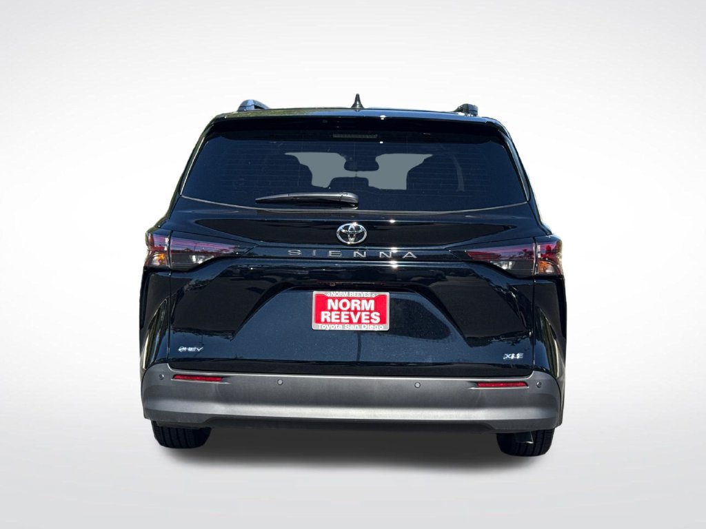 Certified 2026 Toyota Sienna XLE FWD image 12