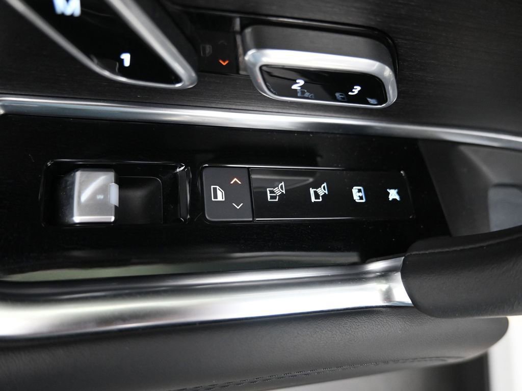 Used 2022 Land Rover Range Rover Long Wheelbase SE image 23