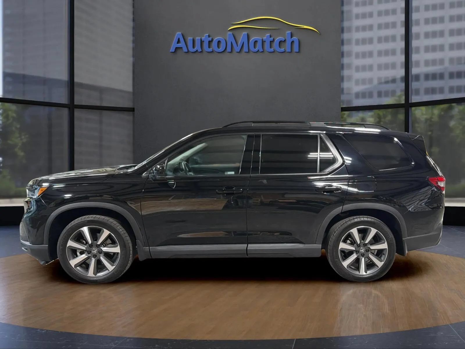 Used 2025 Honda Pilot Touring image 6