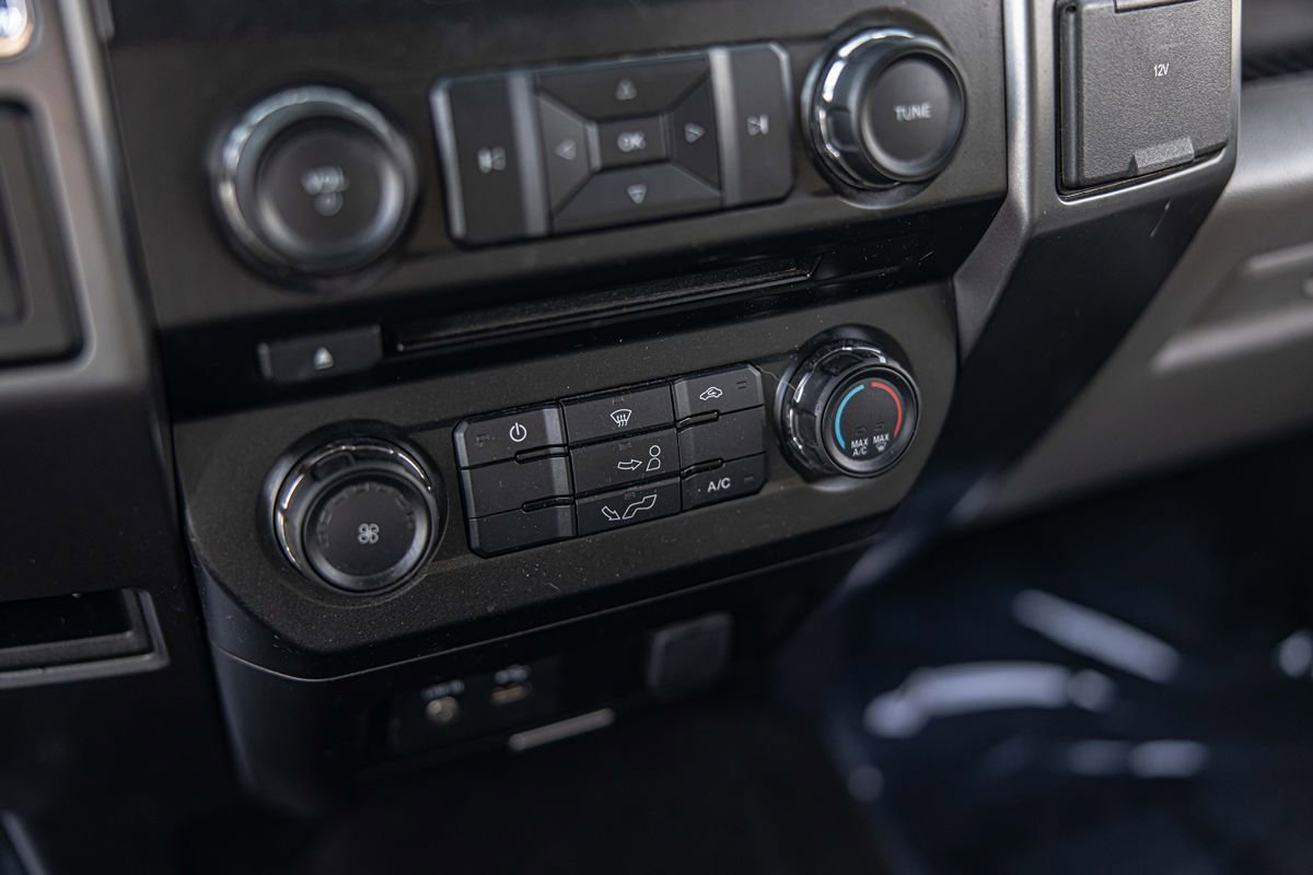 Used 2015 Ford F150 XLT AWD/4WD image 27