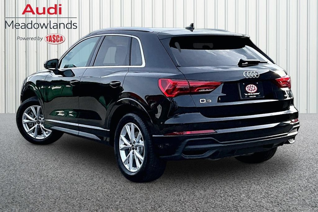 Used 2025 Audi Q3 2.0T Premium w/ Convenience Package AWD/4WD image 4