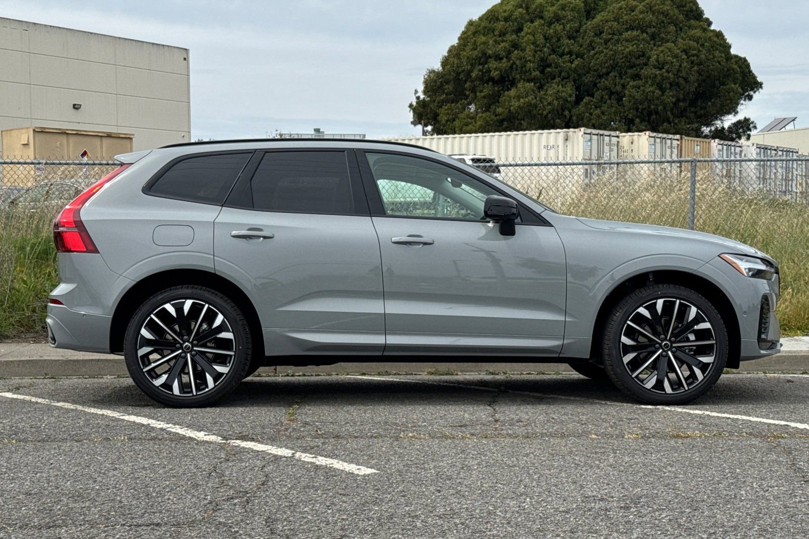 New 2026 Volvo XC60 B5 Ultra w/ Protection Package Premier image 8