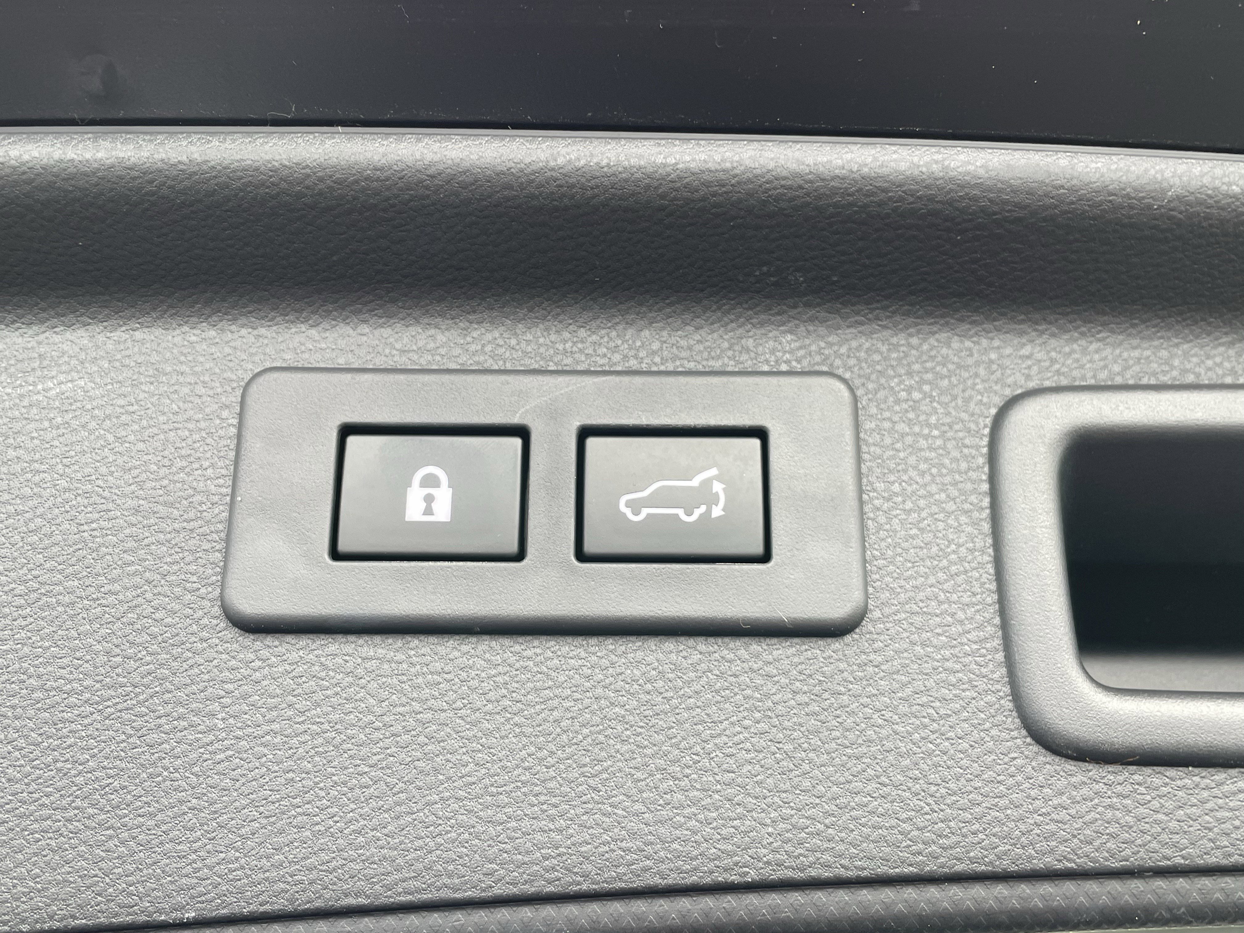 Used 2022 Subaru Forester Touring w/ Popular Package #2 image 8