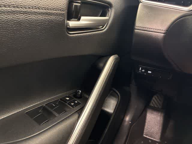 Used 2023 Toyota Corolla Cross XLE FWD image 38