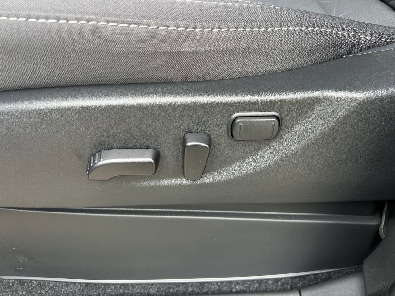 Certified 2025 Nissan Frontier SV RWD image 21