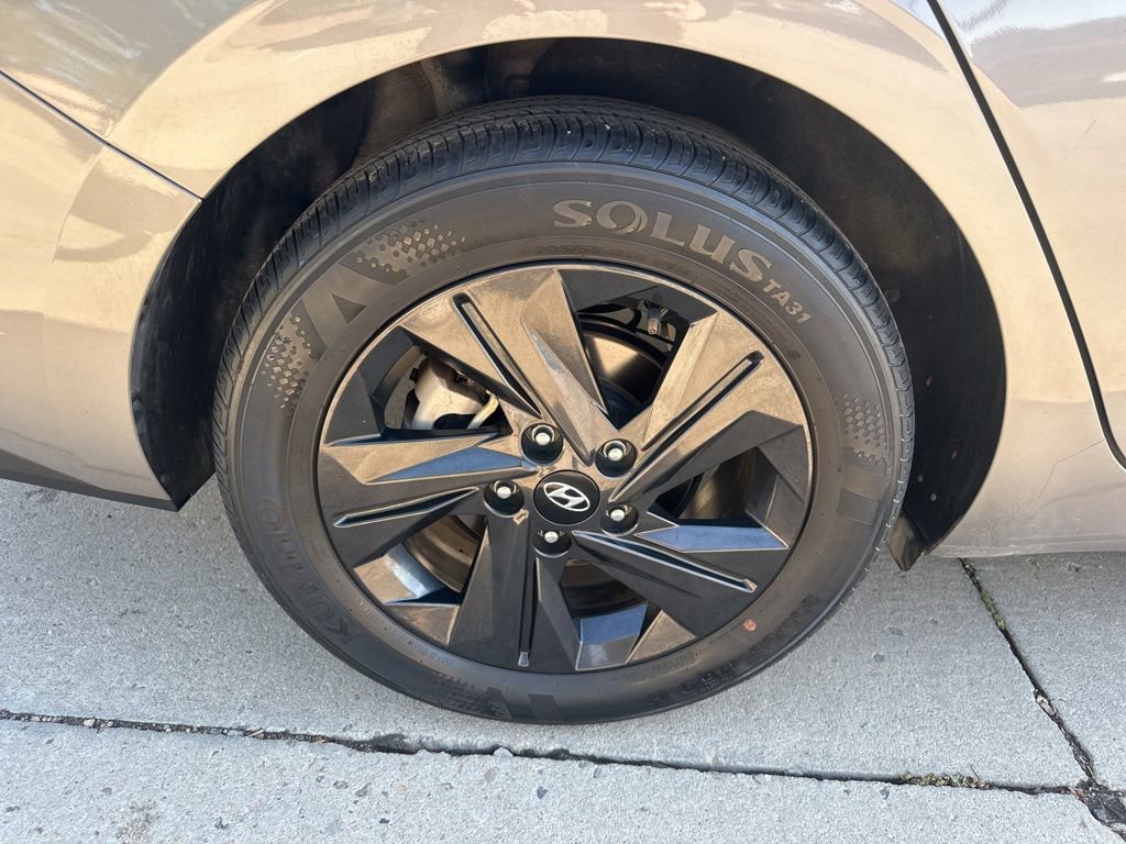 Used 2021 Hyundai Elantra SEL FWD image 36