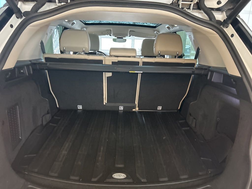 Used 2020 Land Rover Discovery Sport S image 15