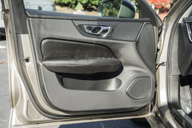 Used 2019 Volvo S60 T5 Momentum w/ Premium Package FWD image 33