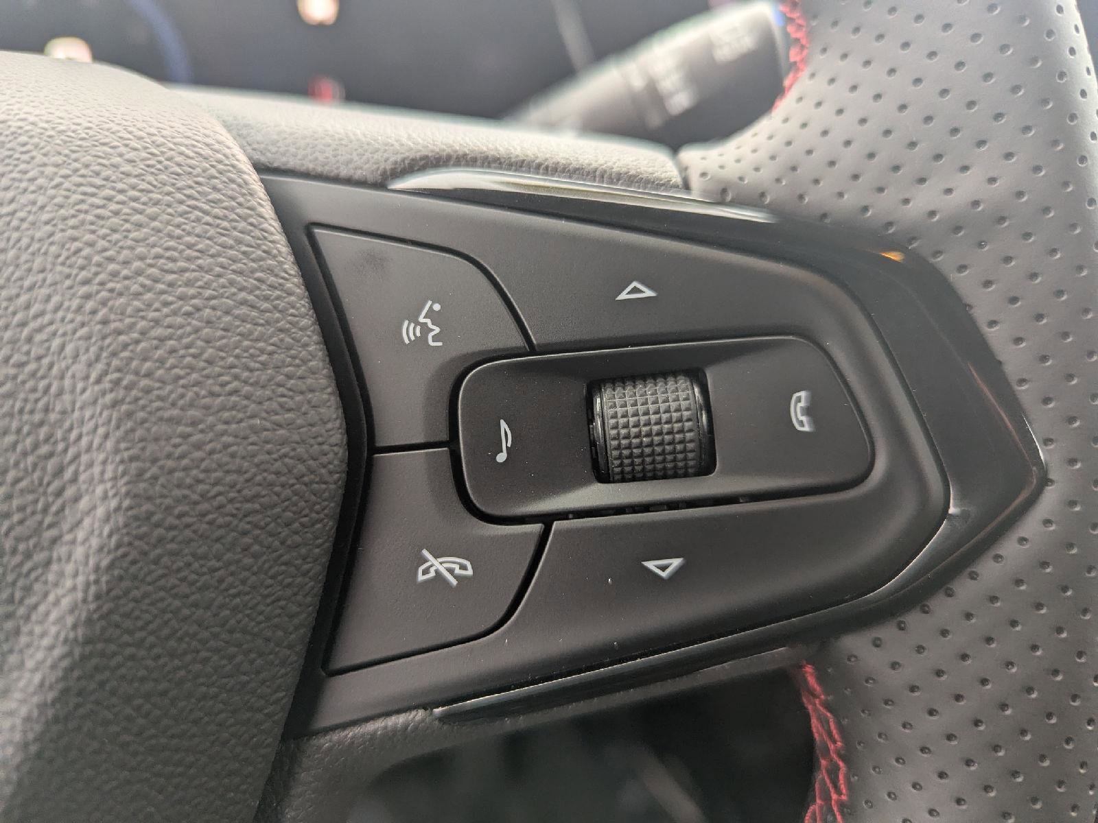 New 2026 Chevrolet Trax RS w/ Sunroof Package image 31